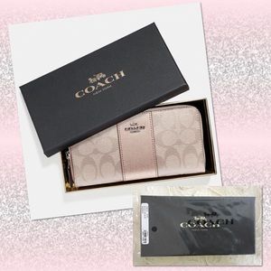 Coach Boxed Accordion Zip Wallet Style F39131